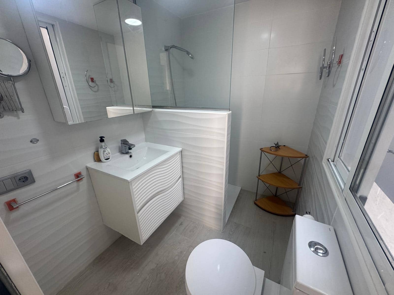 Maison de Ville de 3 chambres à louer à Benidorm - 1 300 € (Ref: 9998006)