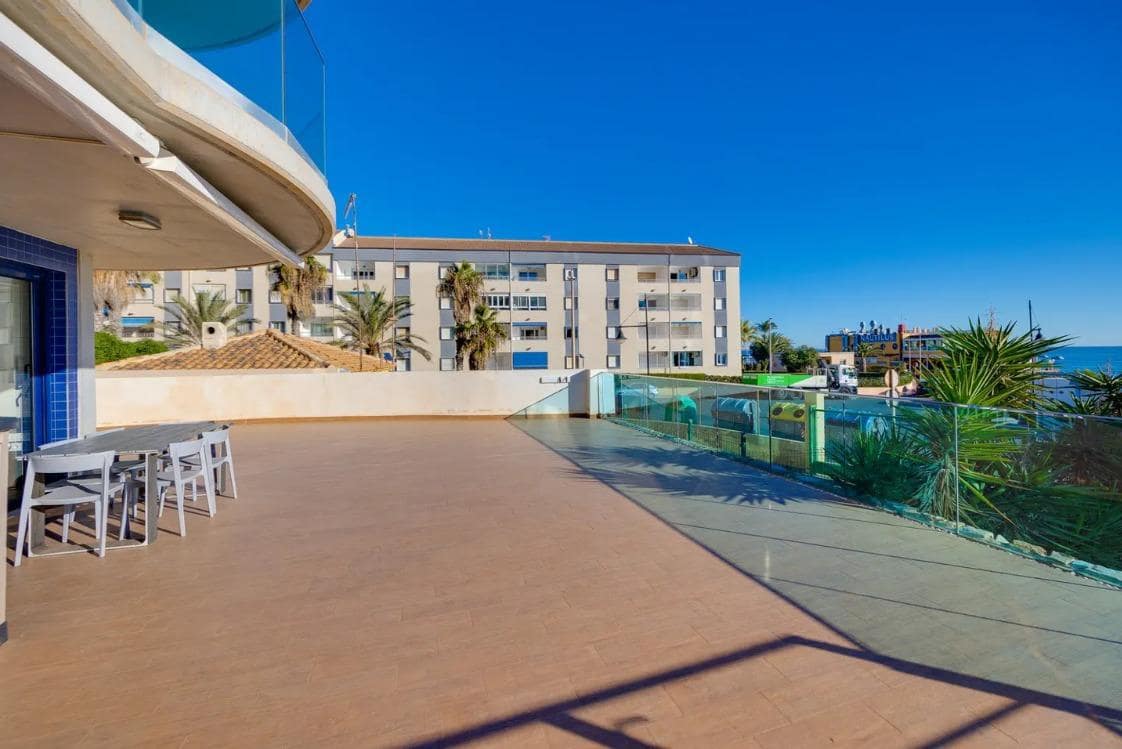 3 sypialnia Apartament na sprzedaż w Punta Prima z basenem garażem - 550 000 € (Ref: 9528317)