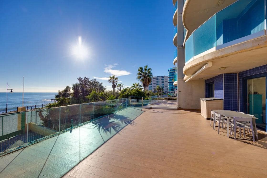 3 sypialnia Apartament na sprzedaż w Punta Prima z basenem garażem - 550 000 € (Ref: 9528317)