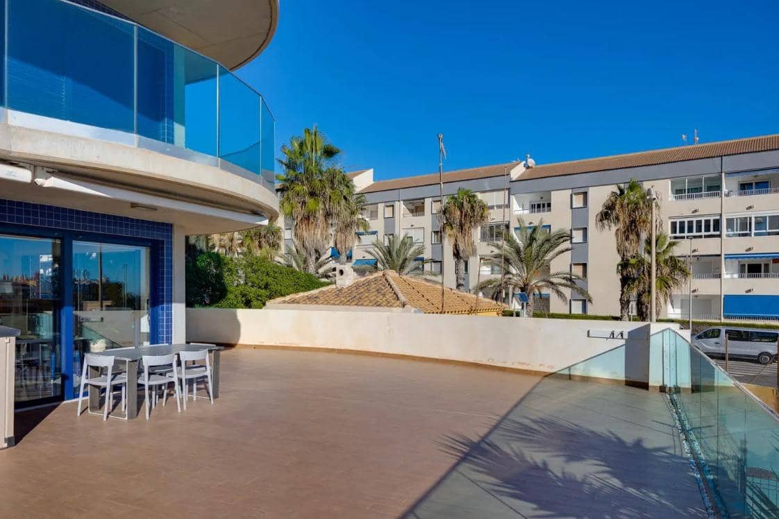 3 sypialnia Apartament na sprzedaż w Punta Prima z basenem garażem - 550 000 € (Ref: 9528317)