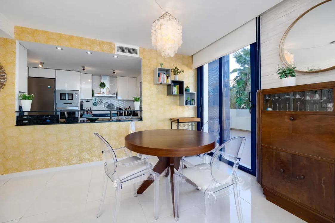 3 sypialnia Apartament na sprzedaż w Punta Prima z basenem garażem - 550 000 € (Ref: 9528317)