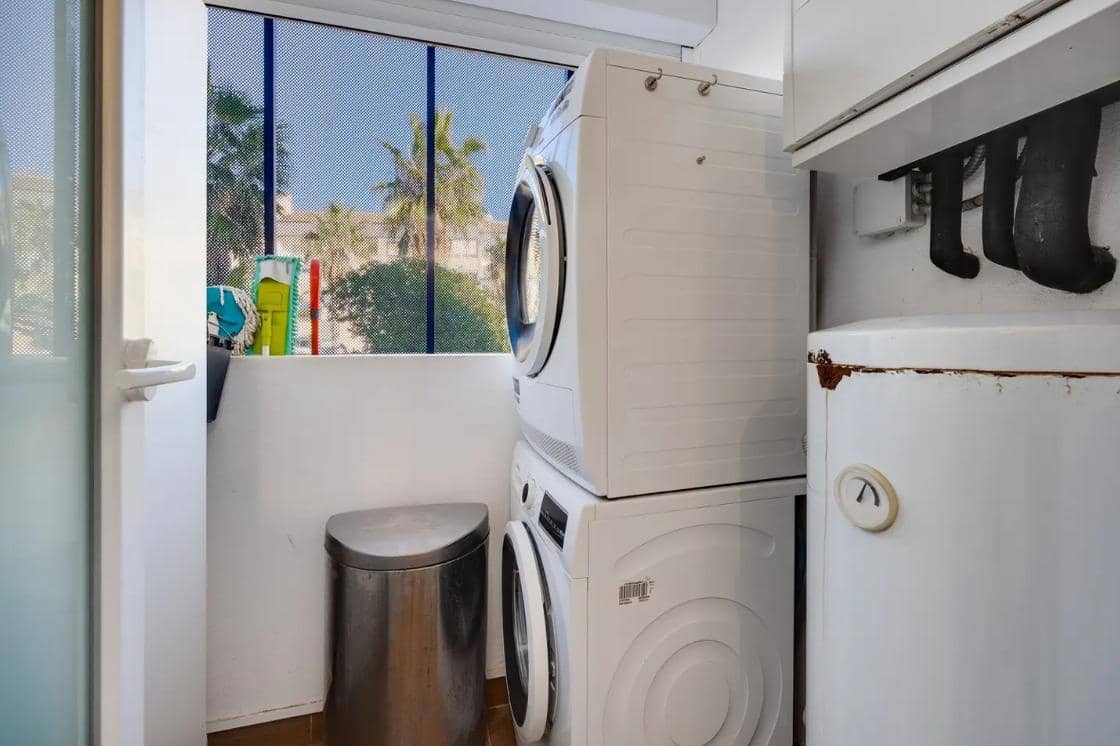 3 sypialnia Apartament na sprzedaż w Punta Prima z basenem garażem - 550 000 € (Ref: 9528317)