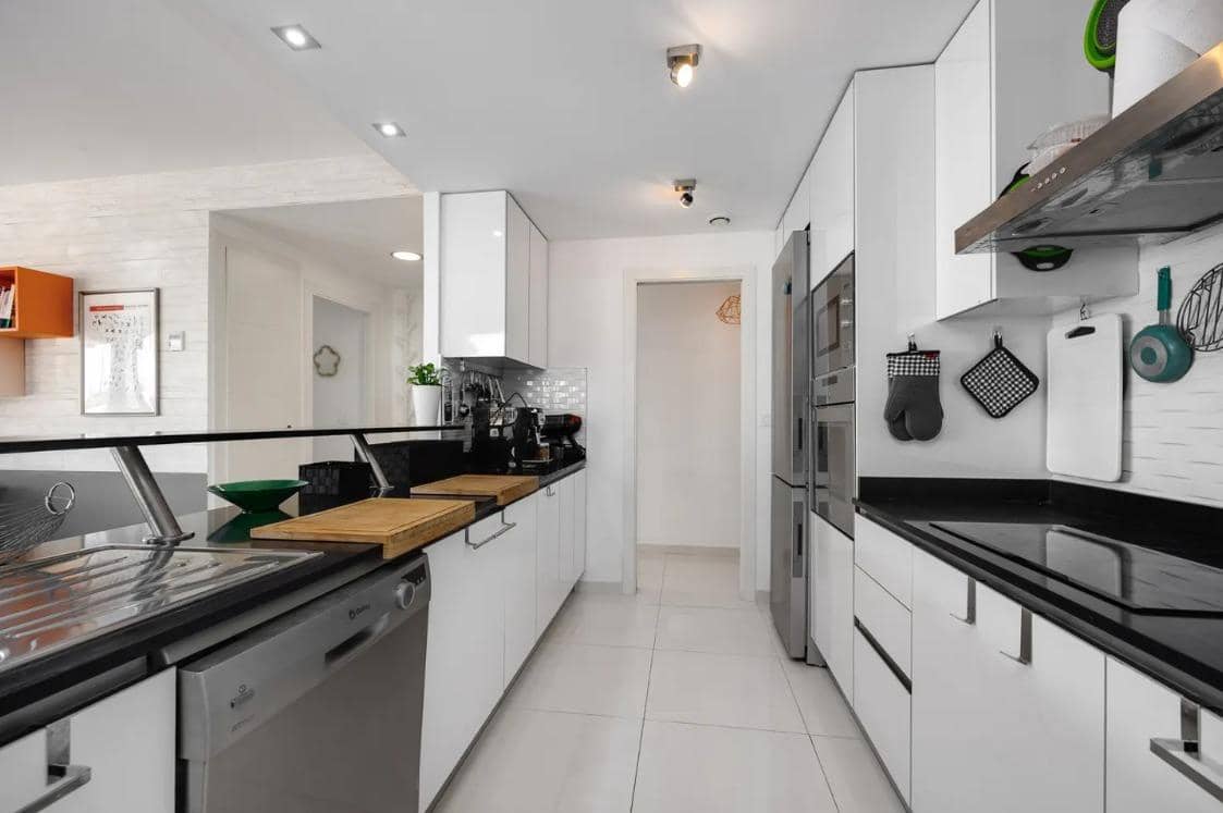 3 sypialnia Apartament na sprzedaż w Punta Prima z basenem garażem - 550 000 € (Ref: 9528317)