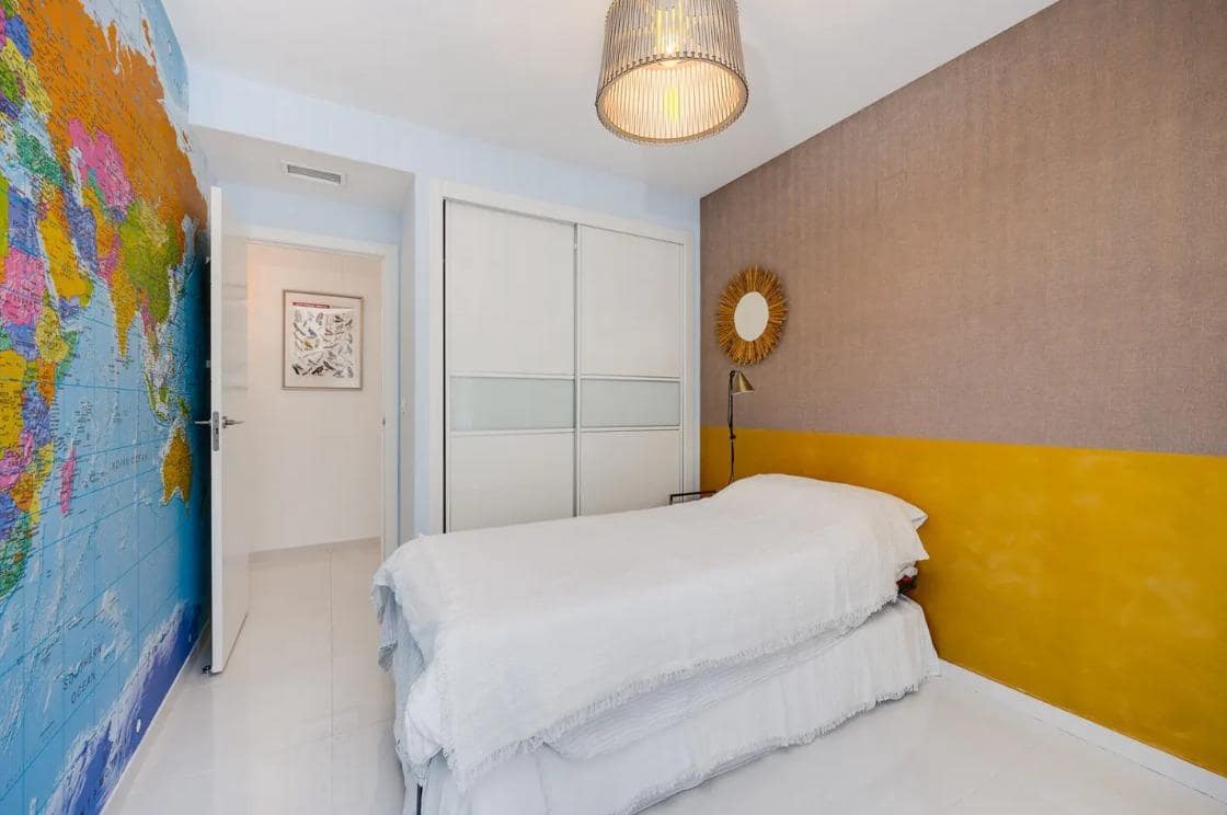 3 sypialnia Apartament na sprzedaż w Punta Prima z basenem garażem - 550 000 € (Ref: 9528317)