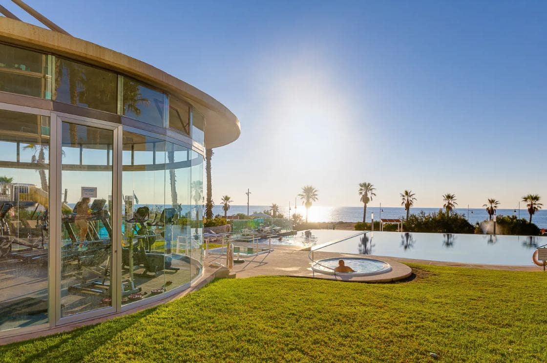 3 sypialnia Apartament na sprzedaż w Punta Prima z basenem garażem - 550 000 € (Ref: 9528317)