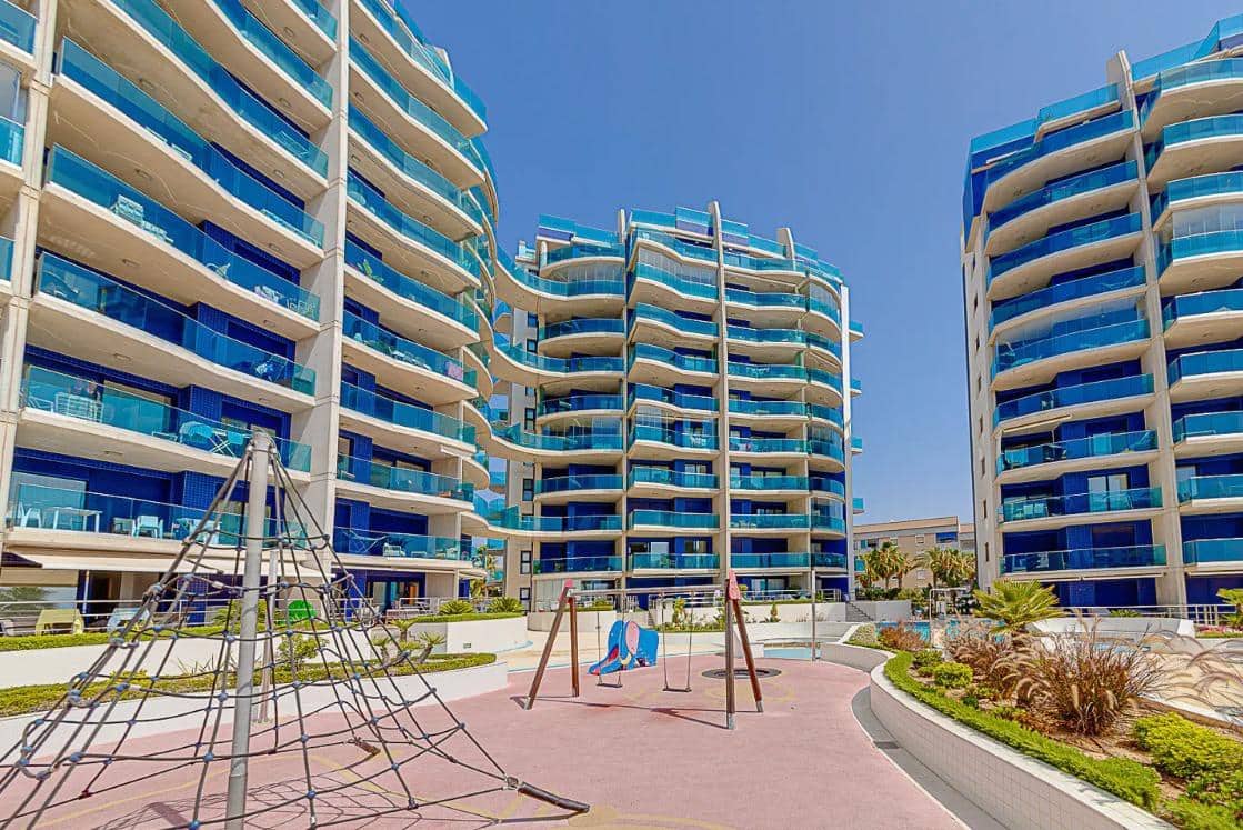 3 sypialnia Apartament na sprzedaż w Punta Prima z basenem garażem - 550 000 € (Ref: 9528317)