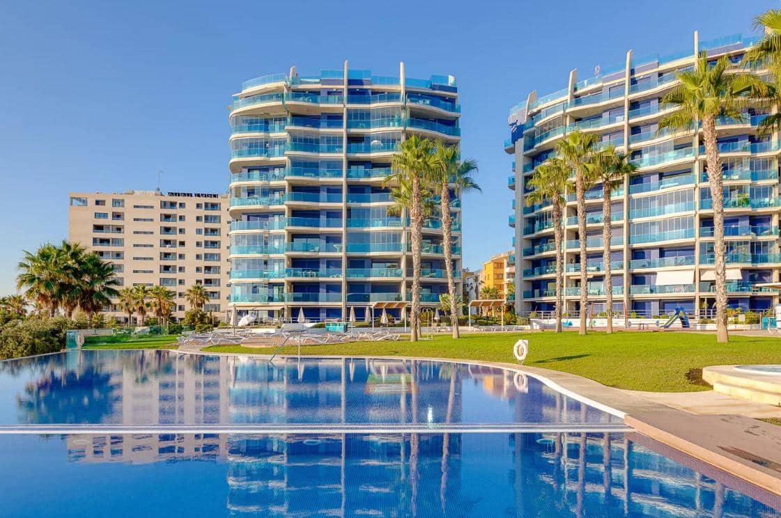 3 sypialnia Apartament na sprzedaż w Punta Prima z basenem garażem - 550 000 € (Ref: 9528317)