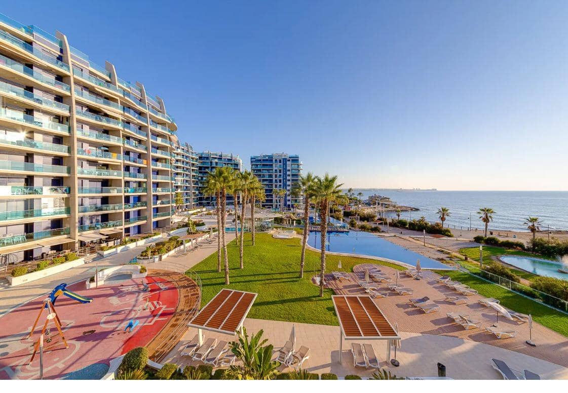 3 sypialnia Apartament na sprzedaż w Punta Prima z basenem garażem - 550 000 € (Ref: 9528317)