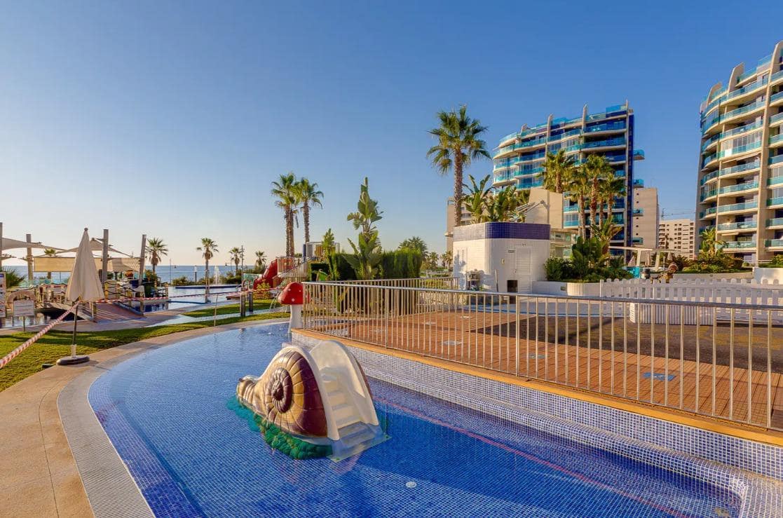 3 sypialnia Apartament na sprzedaż w Punta Prima z basenem garażem - 550 000 € (Ref: 9528317)