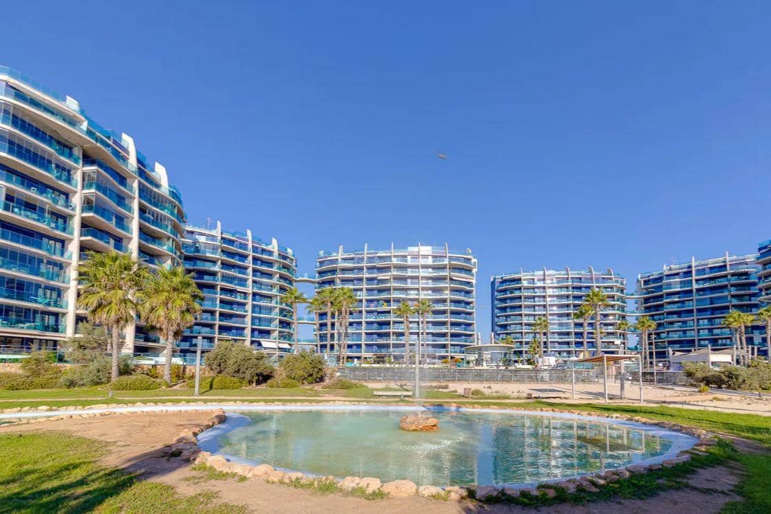 3 sypialnia Apartament na sprzedaż w Punta Prima z basenem garażem - 550 000 € (Ref: 9528317)