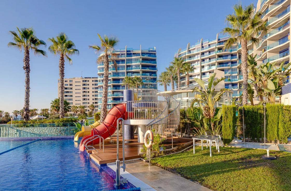 3 sypialnia Apartament na sprzedaż w Punta Prima z basenem garażem - 550 000 € (Ref: 9528317)