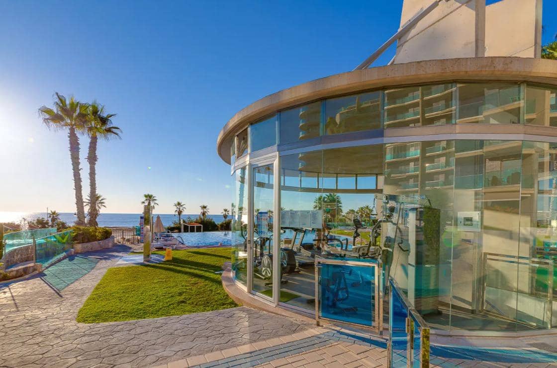 3 sypialnia Apartament na sprzedaż w Punta Prima z basenem garażem - 550 000 € (Ref: 9528317)