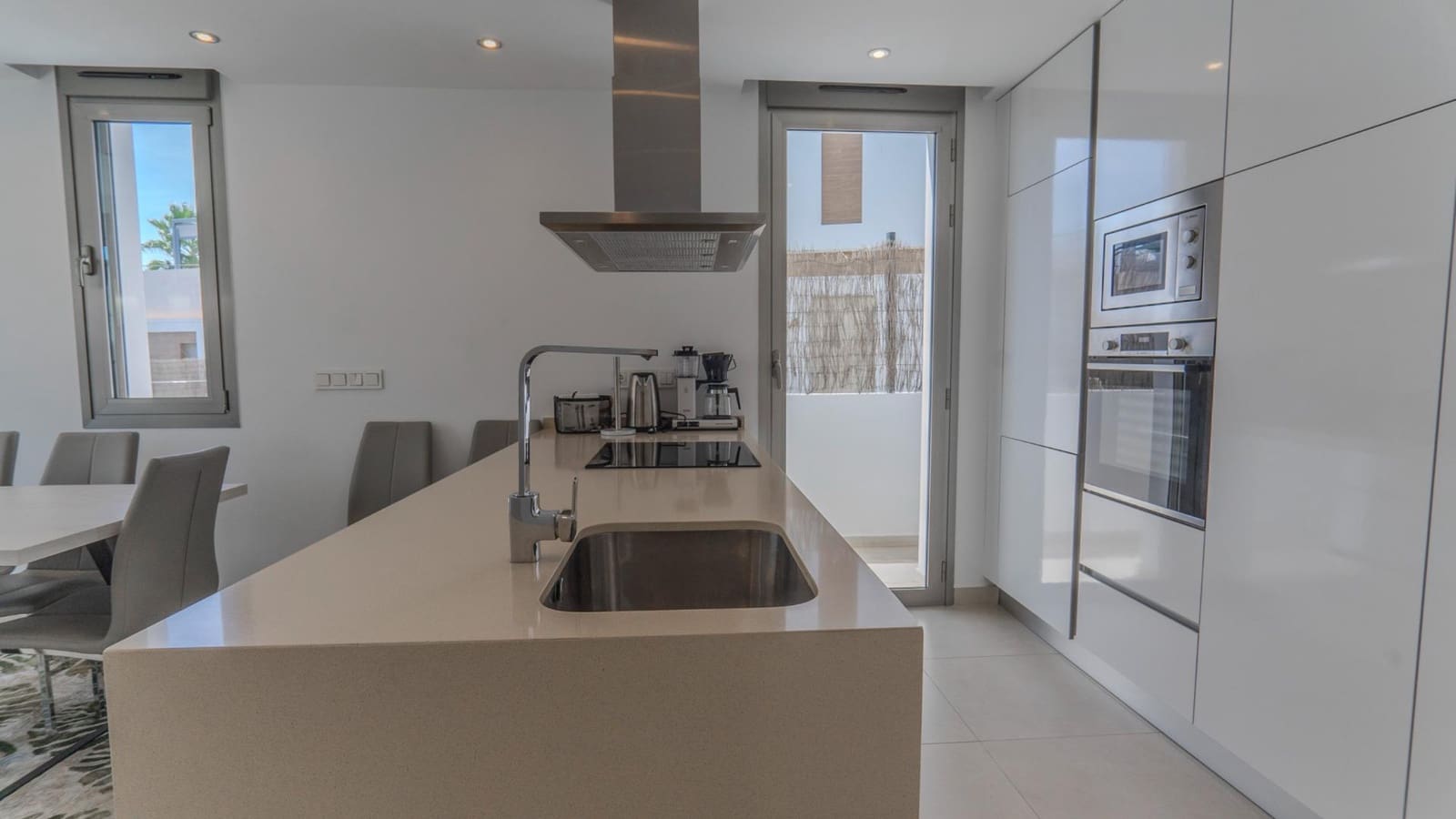 4 bedroom Villa for sale in Villamartin with pool - € 475,000 (Ref: 9528319)