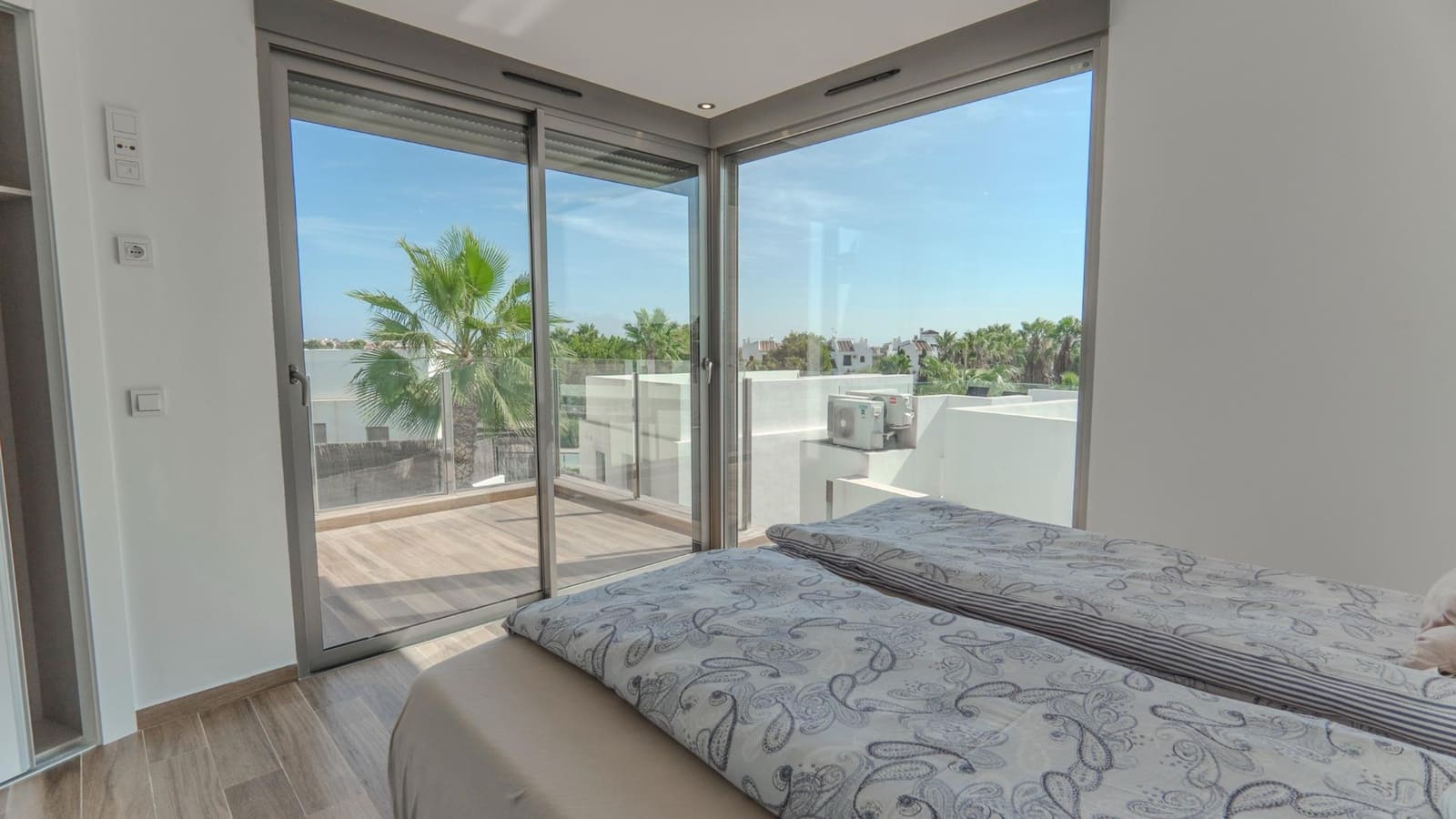 4 bedroom Villa for sale in Villamartin with pool - € 475,000 (Ref: 9528319)