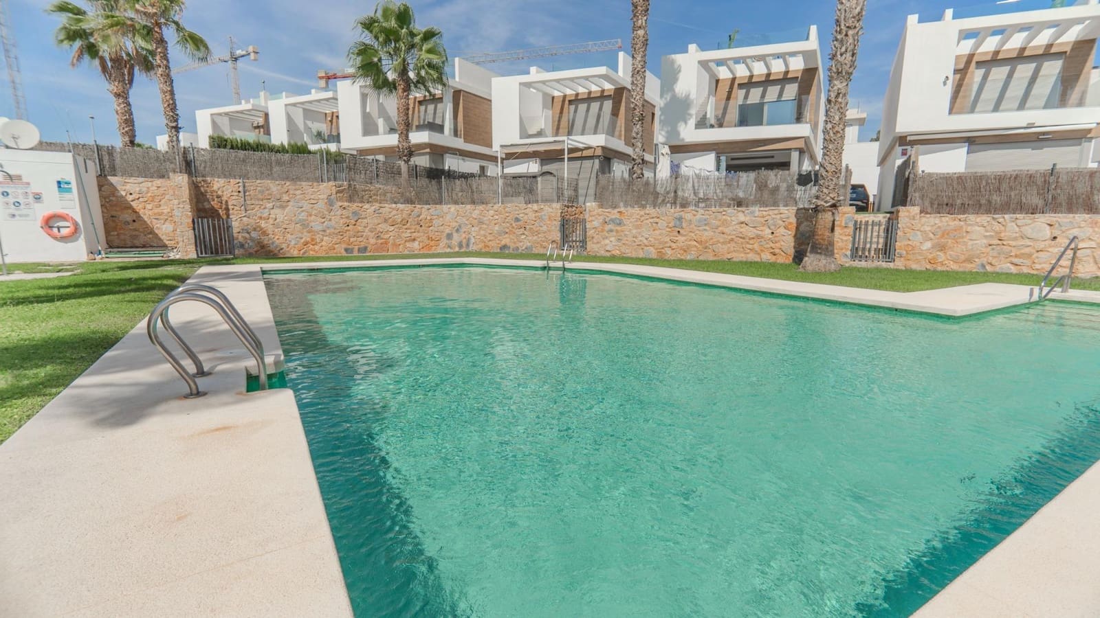 4 bedroom Villa for sale in Villamartin with pool - € 475,000 (Ref: 9528319)