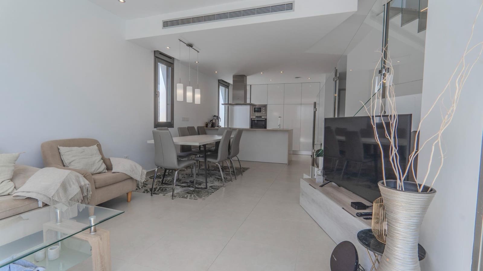 4 bedroom Villa for sale in Villamartin with pool - € 475,000 (Ref: 9528319)