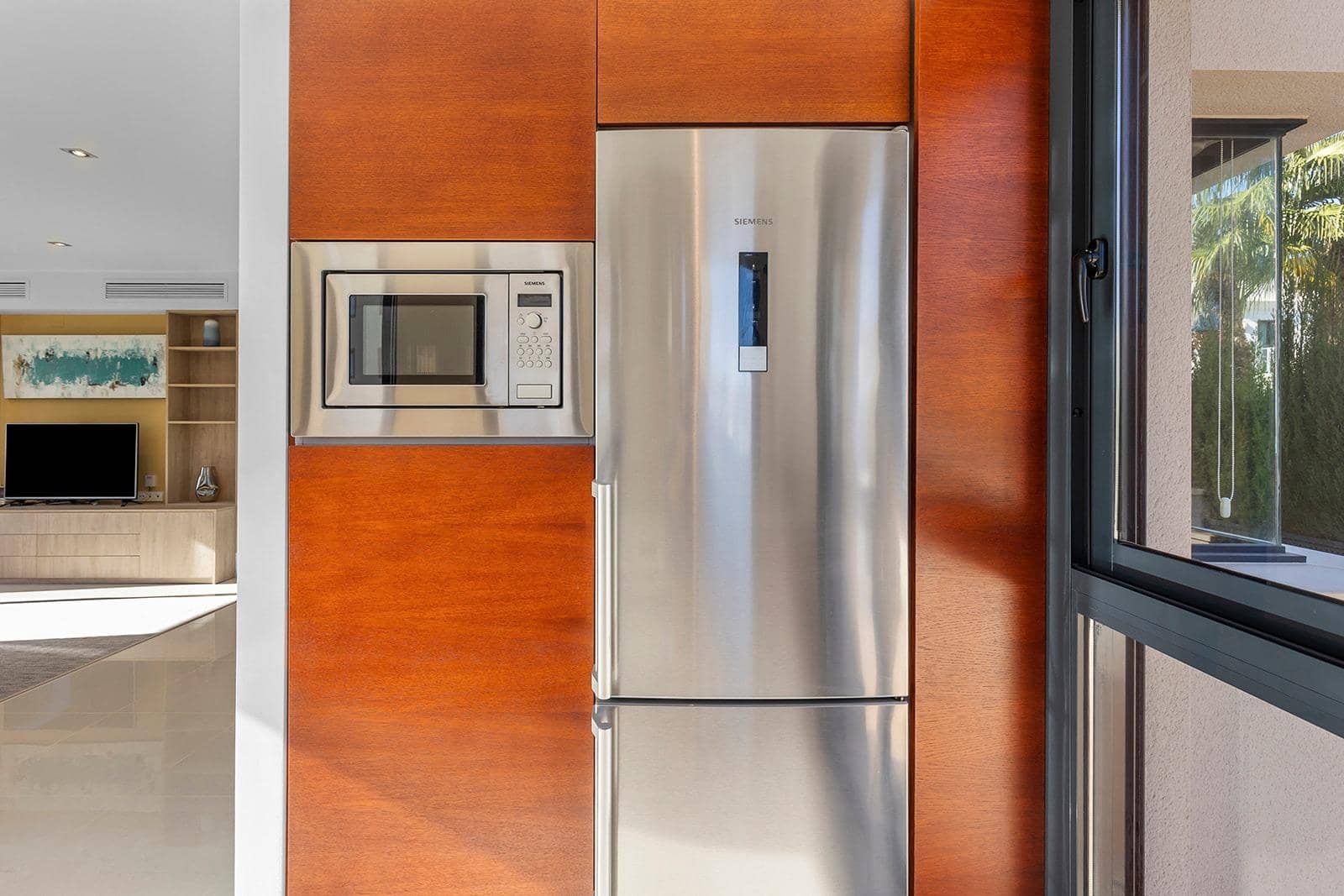 5 sypialnia Willa na sprzedaż w La Zenia z basenem garażem - 895 000 € (Ref: 9528320)