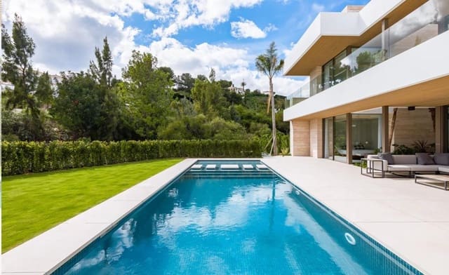 Chalet de 7 habitaciones en El Paraíso, Benahavís en venta con piscina garaje - 4.990.000 € (Ref: 9528321)