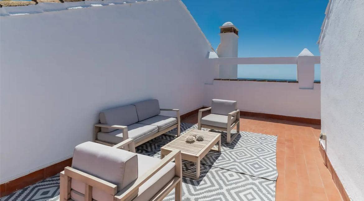 4 soverom Rekkehus til salgs i Las Chapas med svømmebasseng - € 1 950 000 (Ref: 9528322)