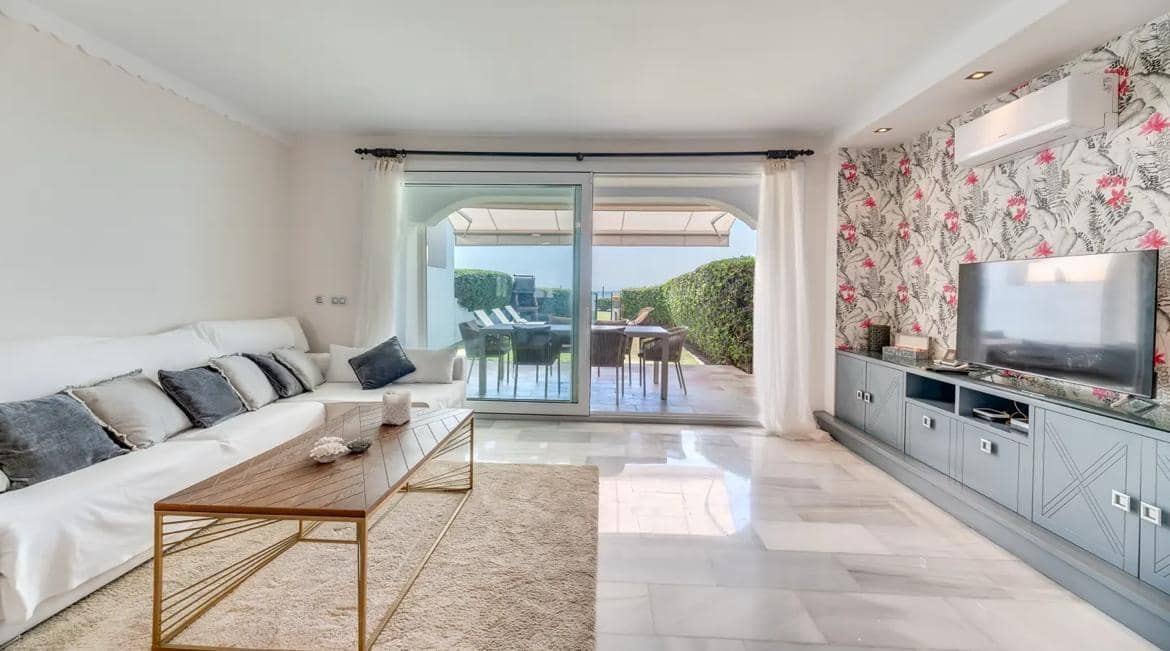 4 soverom Rekkehus til salgs i Las Chapas med svømmebasseng - € 1 950 000 (Ref: 9528322)