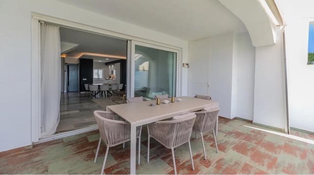 4 soverom Rekkehus til salgs i Las Chapas, Marbella med svømmebasseng - € 1 950 000 (Ref: 9528322)