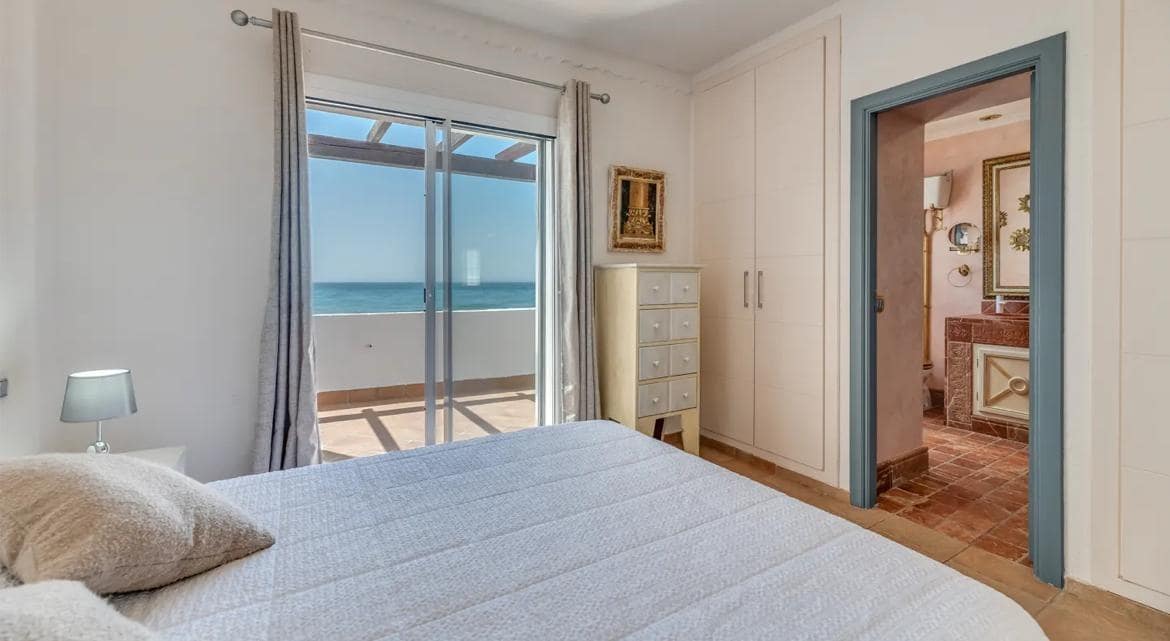 4 soverom Rekkehus til salgs i Las Chapas med svømmebasseng - € 1 950 000 (Ref: 9528322)