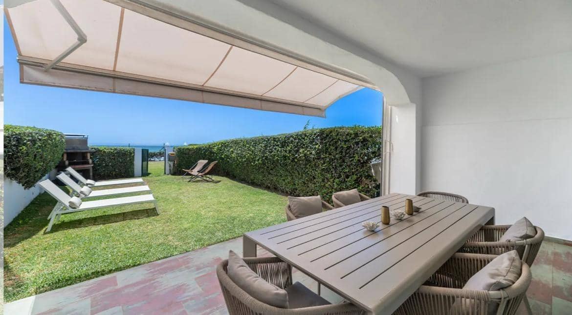 4 soverom Rekkehus til salgs i Las Chapas med svømmebasseng - € 1 950 000 (Ref: 9528322)