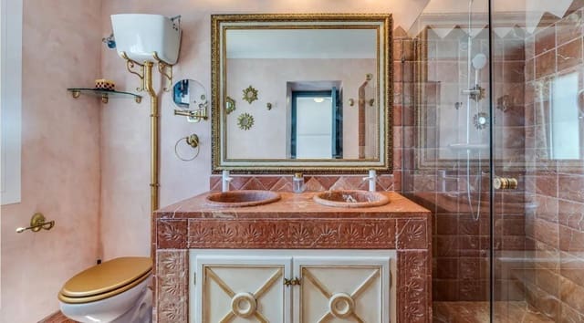 4 soverom Rekkehus til salgs i Las Chapas, Marbella med svømmebasseng - € 1 950 000 (Ref: 9528322)