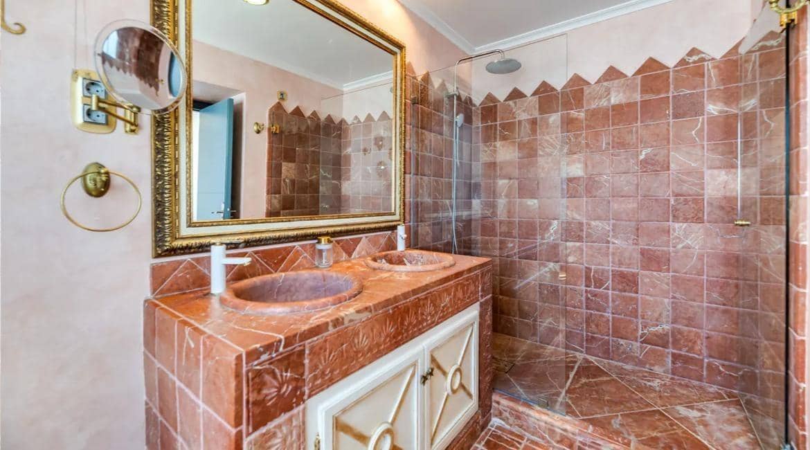 4 soverom Rekkehus til salgs i Las Chapas med svømmebasseng - € 1 950 000 (Ref: 9528322)