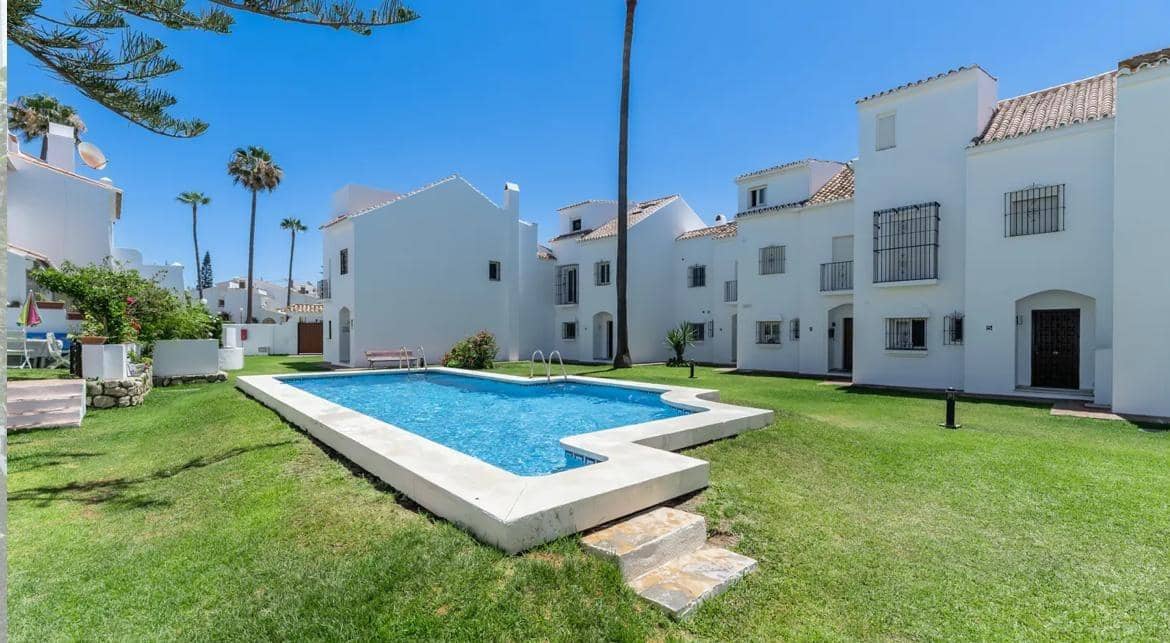 4 soverom Rekkehus til salgs i Las Chapas med svømmebasseng - € 1 950 000 (Ref: 9528322)
