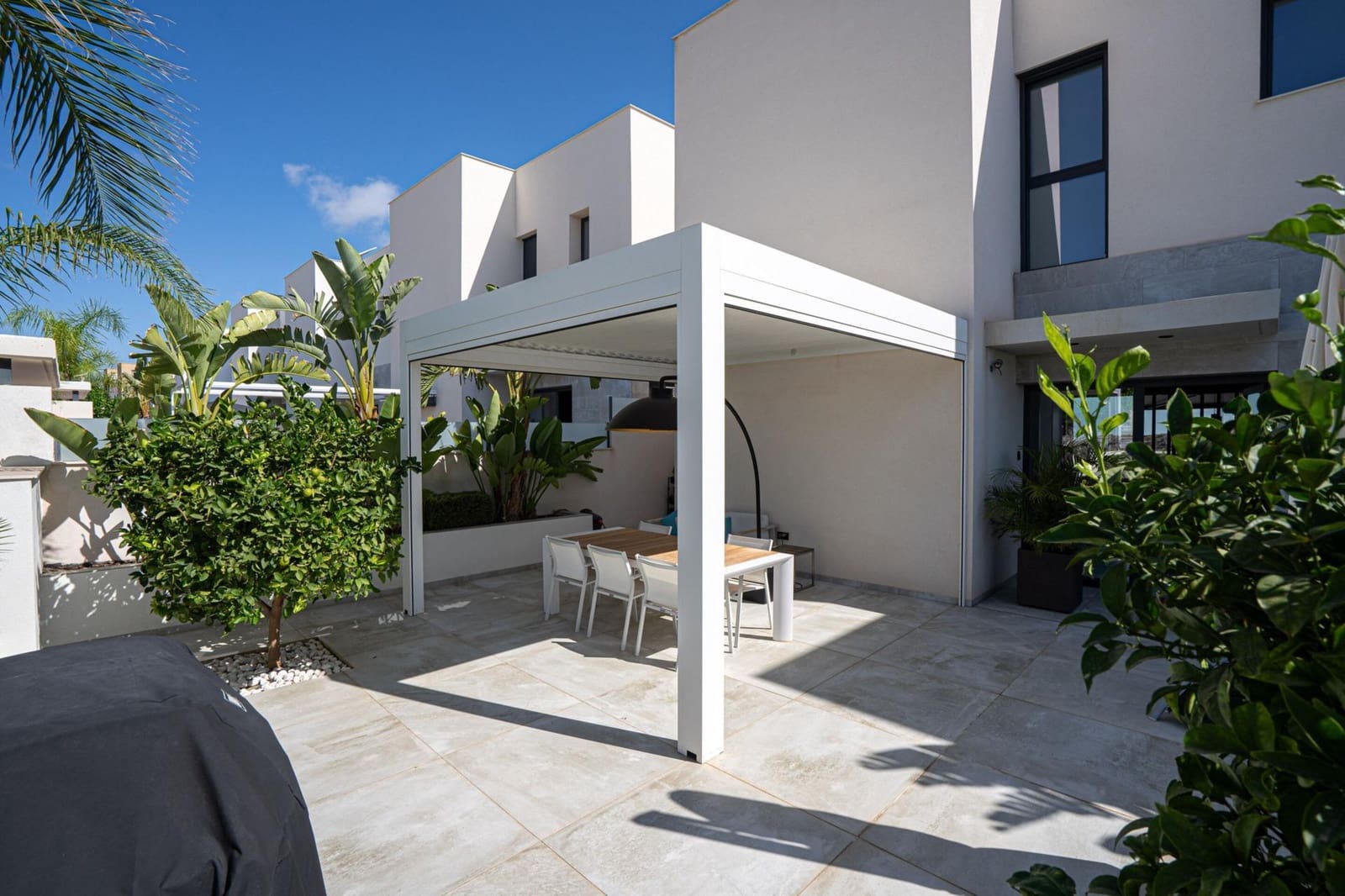 5 bedroom Villa for sale in Ciudad Quesada with pool garage - € 799,000 (Ref: 9528324)