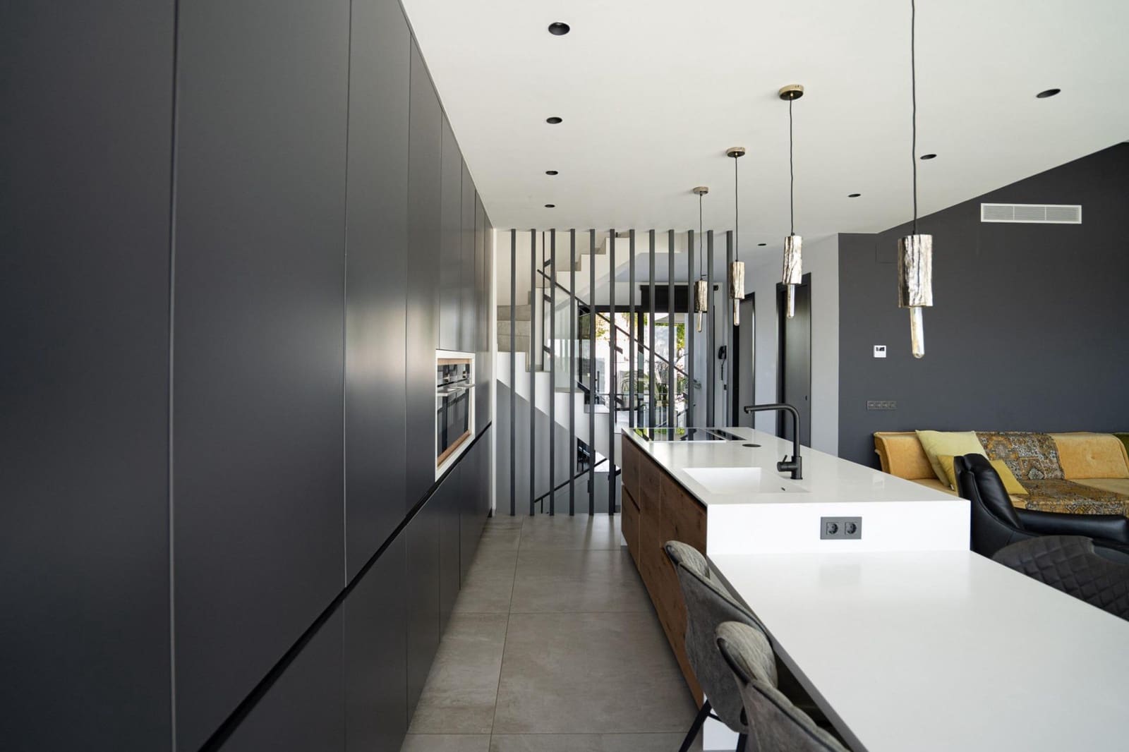 5 bedroom Villa for sale in Ciudad Quesada with pool garage - € 799,000 (Ref: 9528324)