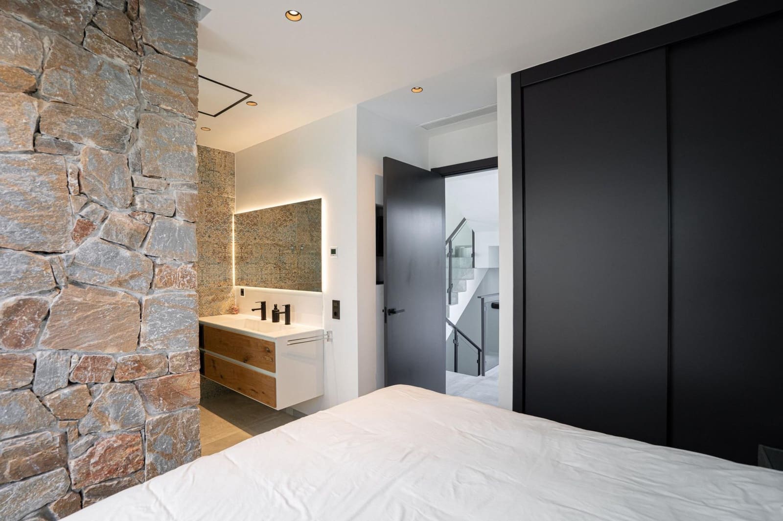 5 bedroom Villa for sale in Ciudad Quesada with pool garage - € 799,000 (Ref: 9528324)