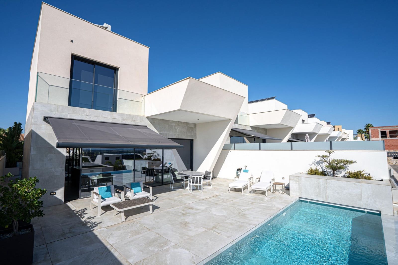 5 bedroom Villa for sale in Ciudad Quesada with pool garage - € 799,000 (Ref: 9528324)