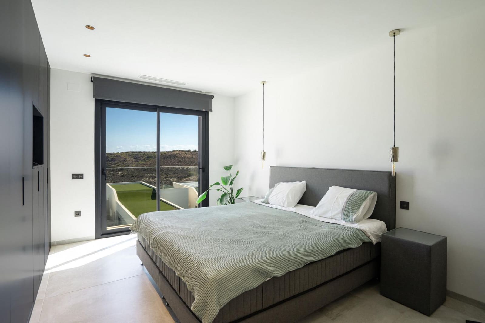 5 bedroom Villa for sale in Ciudad Quesada with pool garage - € 799,000 (Ref: 9528324)