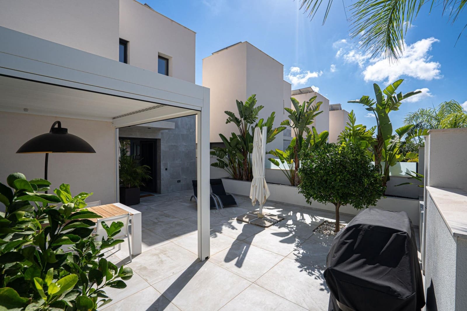 5 bedroom Villa for sale in Ciudad Quesada with pool garage - € 799,000 (Ref: 9528324)