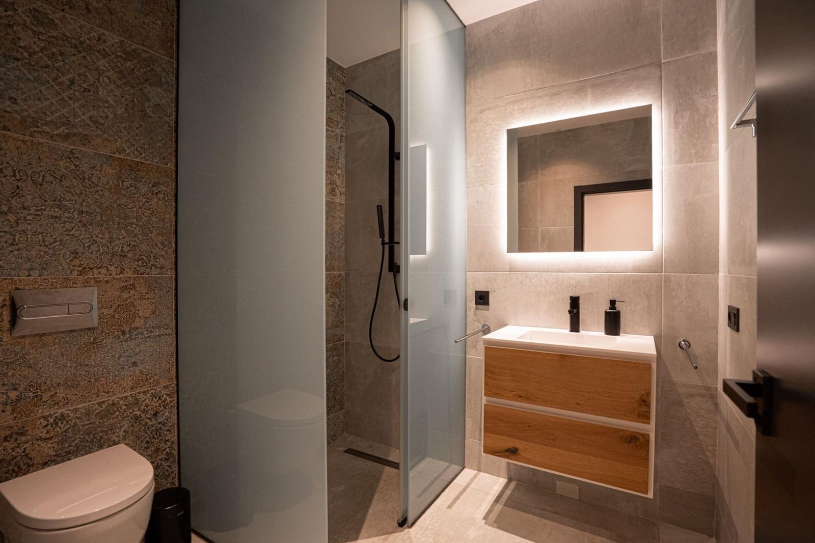 5 bedroom Villa for sale in Ciudad Quesada with pool garage - € 799,000 (Ref: 9528324)