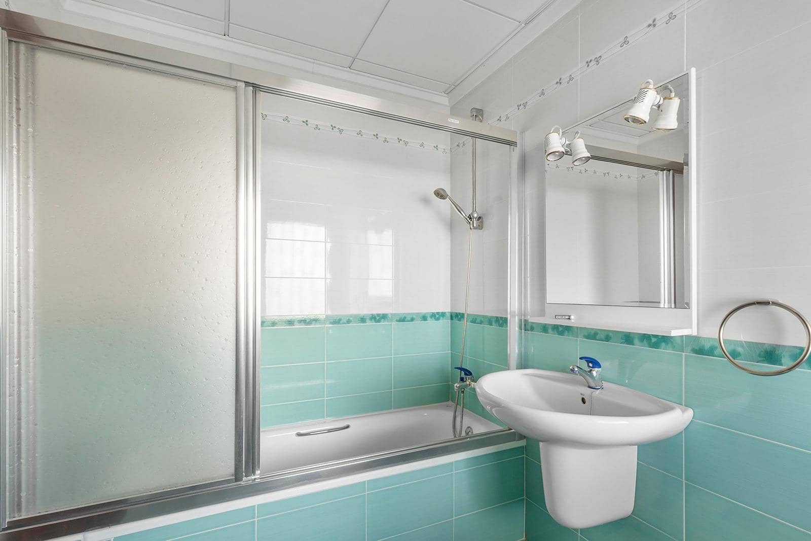 5 bedroom Villa for sale in Filipinas with pool garage - € 670,000 (Ref: 9528326)