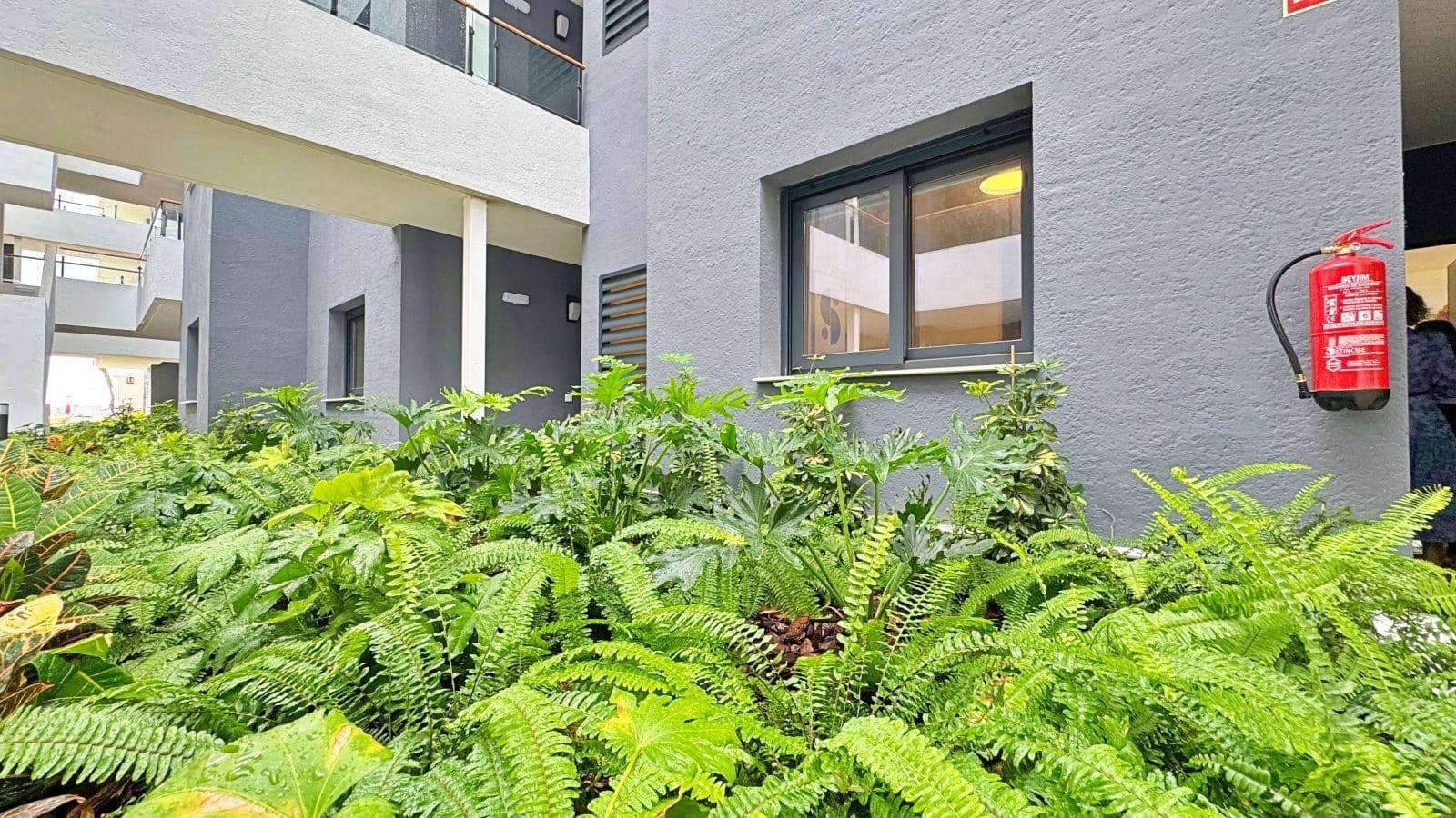 Apartamento de 2 habitaciones en Torrevieja en venta con piscina - 334.000 € (Ref: 9528328)