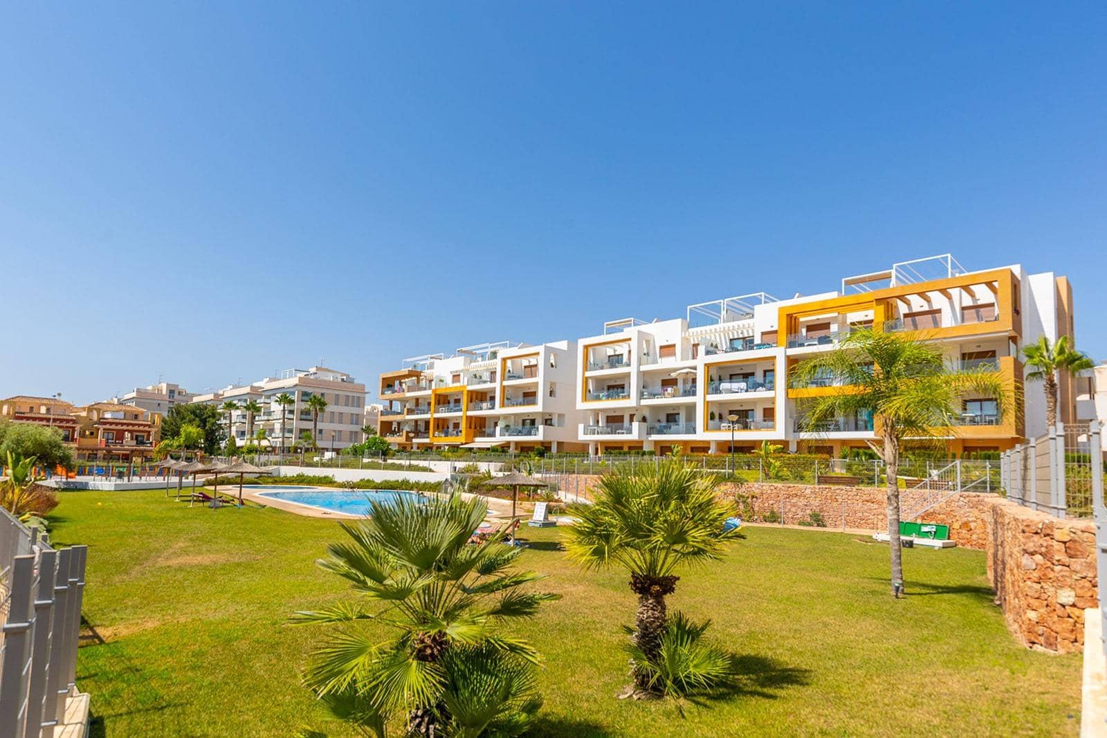 3 bedroom Apartment for sale in Villamartin with pool - € 299,900 (Ref: 9530586)