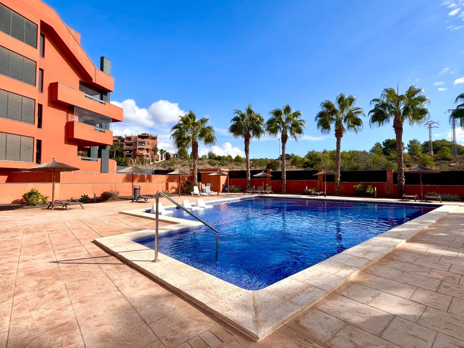 2 sypialnia Apartament na sprzedaż w Villamartin z basenem garażem - 249 900 € (Ref: 9530587)