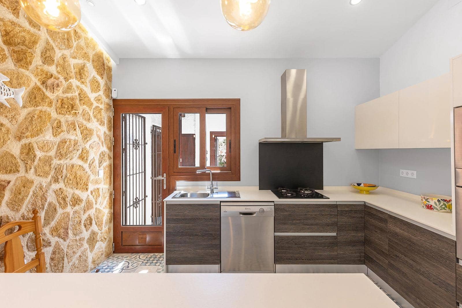 Chalet de 4 habitaciones en Punta Prima en venta con piscina - 749.900 € (Ref: 9530589)