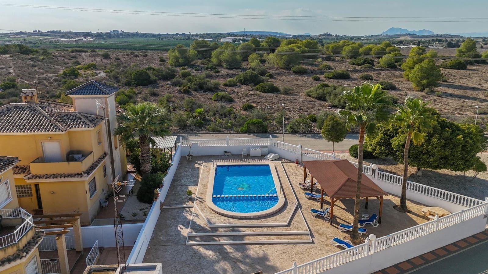 3 soverom Villa til salgs i Lo Crispin med svømmebasseng garasje - € 259 900 (Ref: 9530590)