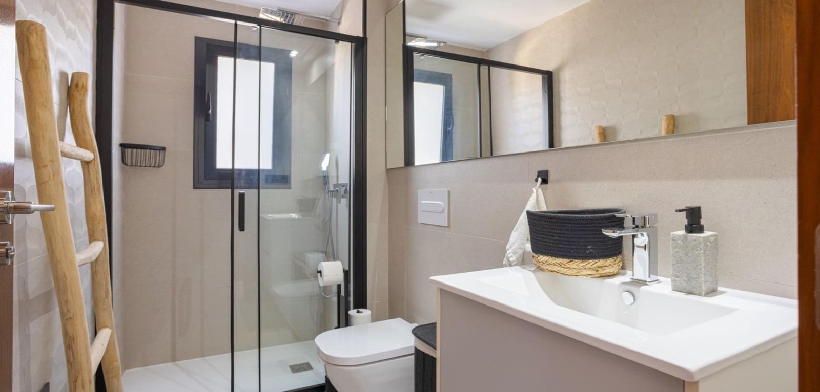 4 bedroom Villa for sale in Ciudad Quesada with pool - € 699,000 (Ref: 9530595)