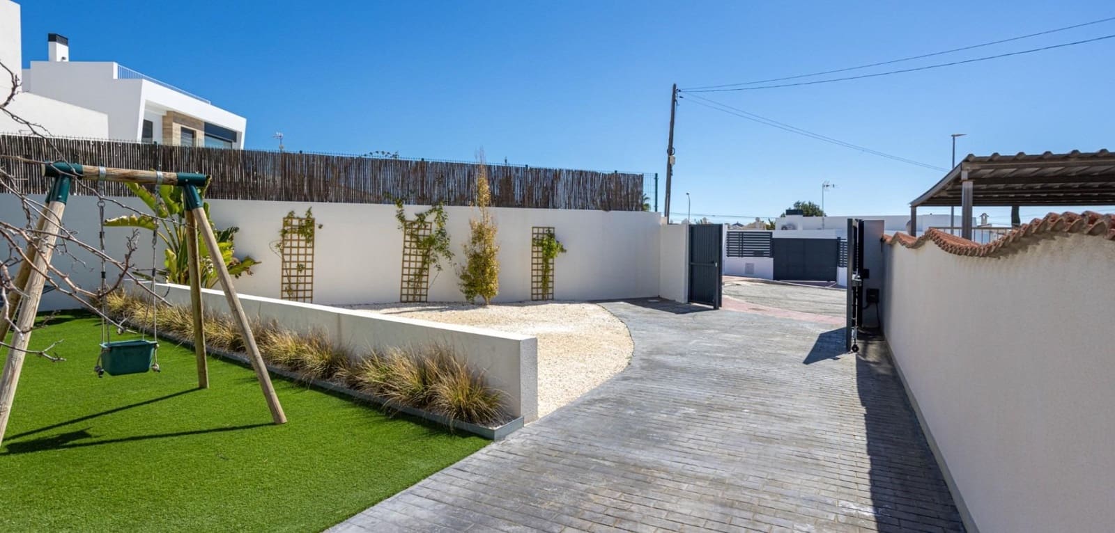 4 bedroom Villa for sale in Ciudad Quesada with pool - € 699,000 (Ref: 9530595)