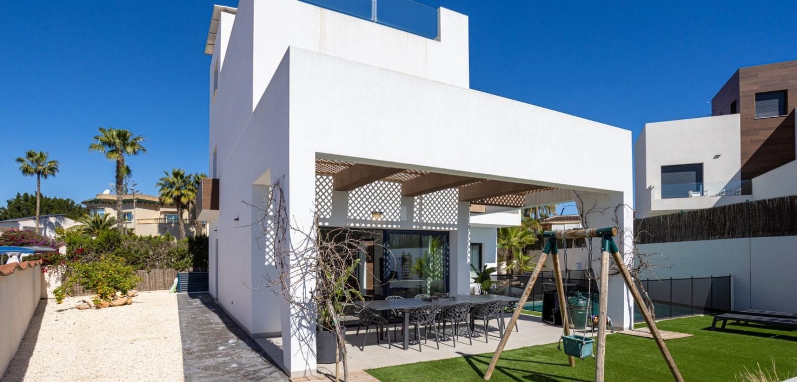 4 bedroom Villa for sale in Ciudad Quesada with pool - € 699,000 (Ref: 9530595)