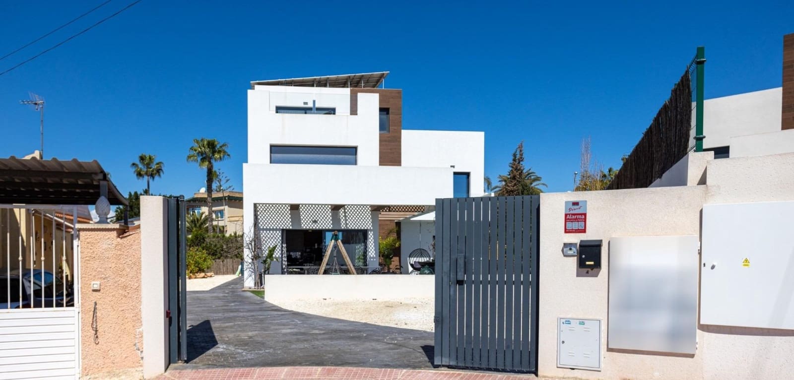 4 bedroom Villa for sale in Ciudad Quesada with pool - € 699,000 (Ref: 9530595)