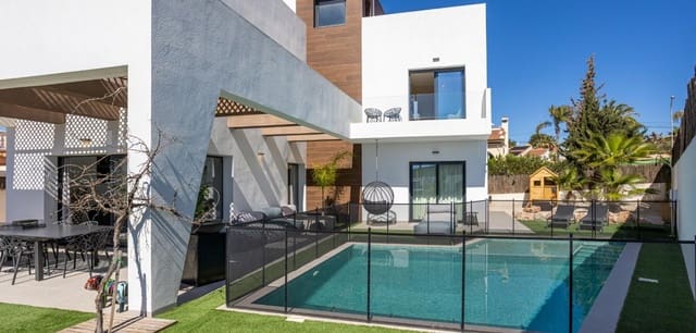 4 camera da letto Villa in vendita in Ciudad Quesada, Rojales con piscina - 699.000 € (Rif: 9530595)