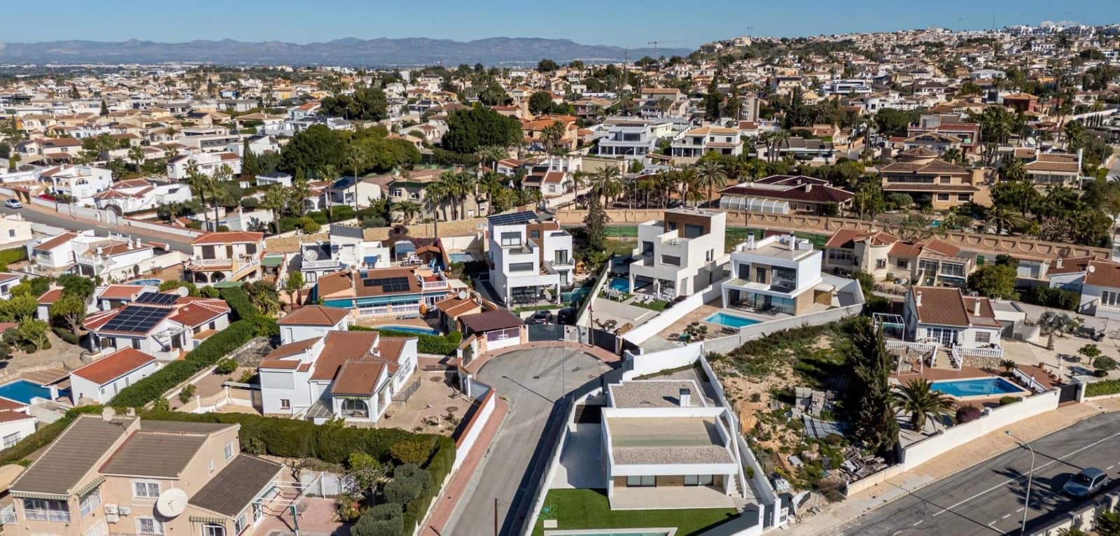 4 bedroom Villa for sale in Ciudad Quesada with pool - € 699,000 (Ref: 9530595)