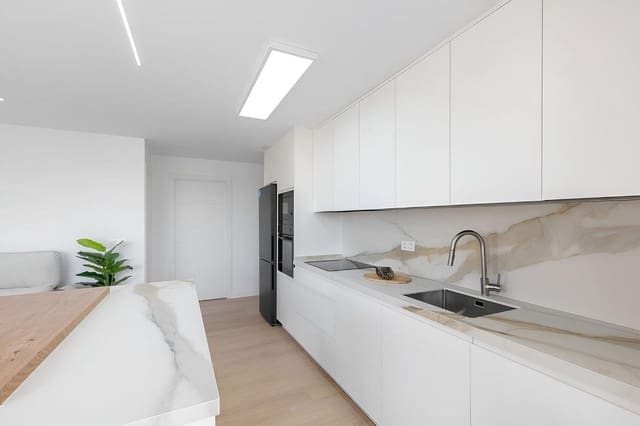 3 bedroom Apartment for sale in Playa de los Náufragos, Torrevieja - € 299,900 (Ref: 9630010)